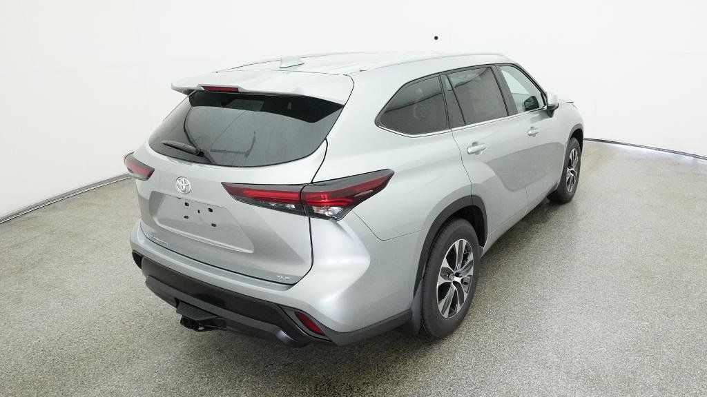Thumbnail: 2025 Toyota Highlander - 29