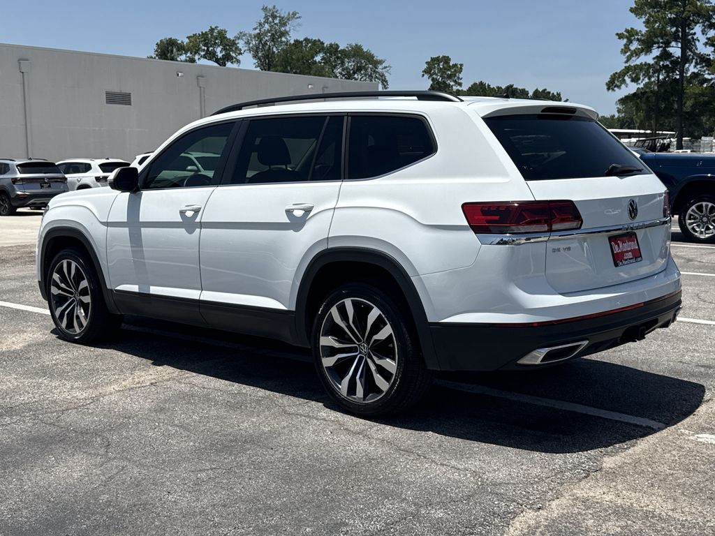 2022 Volkswagen Atlas 3.6L V6 SE w/Technology White at DeMontrond Auto Country
