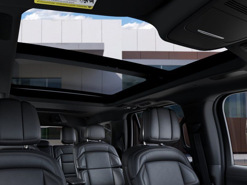 Thumbnail: 2027 Lincoln Navigator - 22