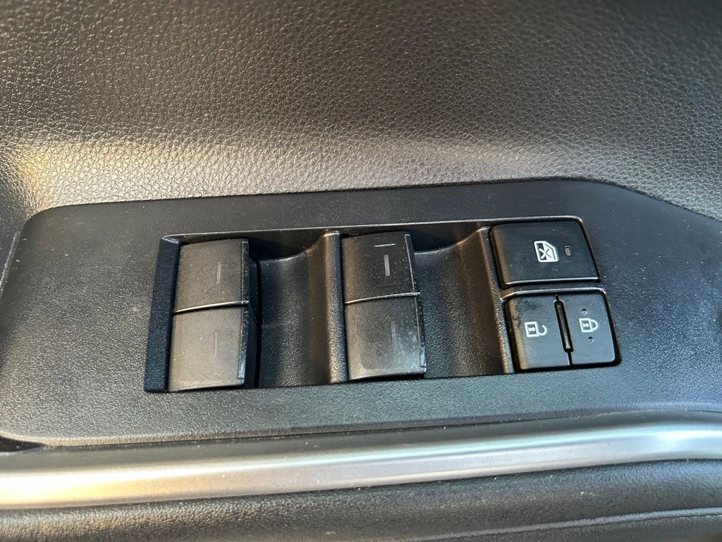 2022 Toyota Highlander XLE 18