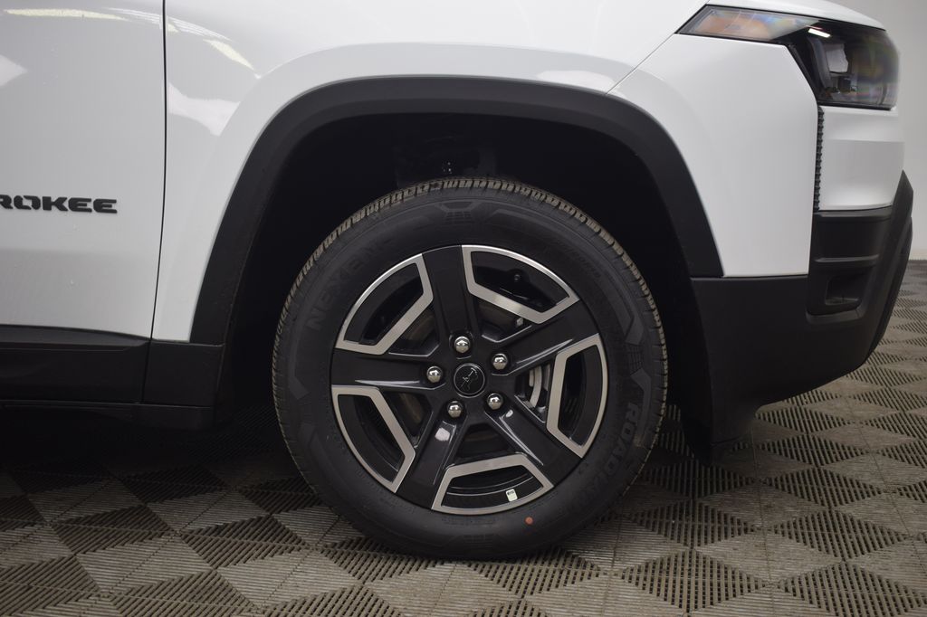 new 2026 Jeep Cherokee car, priced at $42,762