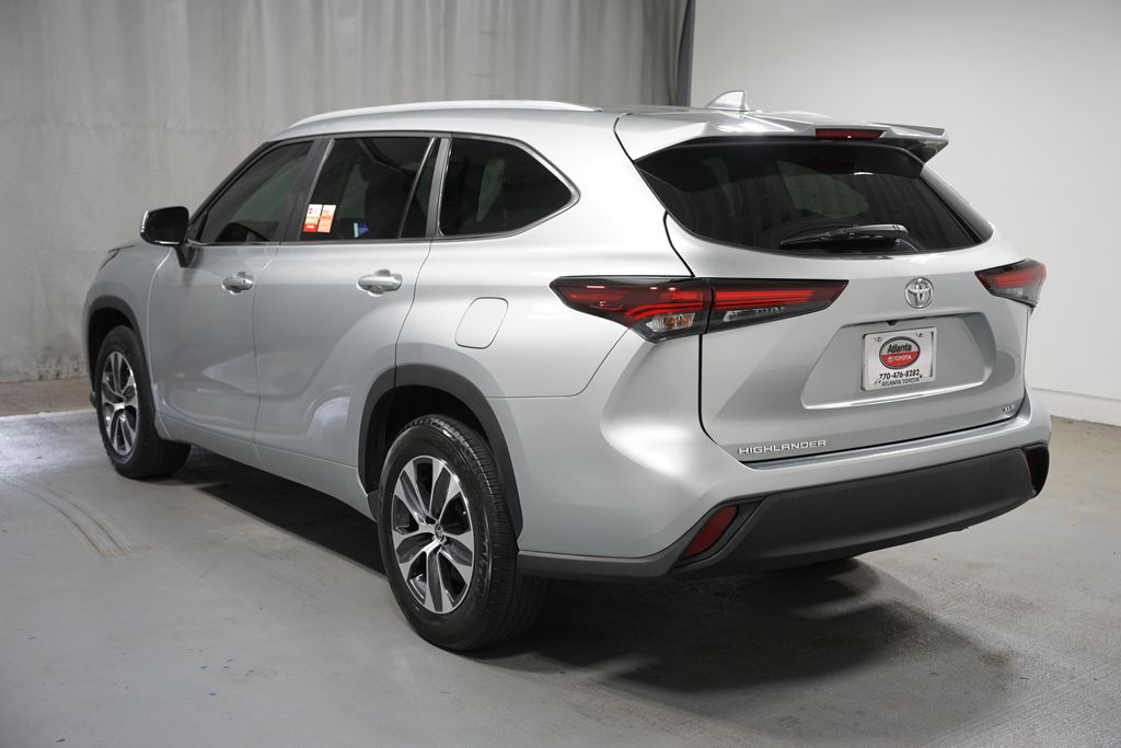 Thumbnail: 2024 Toyota Highlander - 6