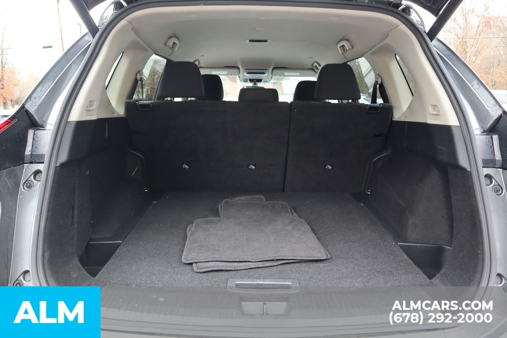 Used 2025 Gray Nissan SV image 21