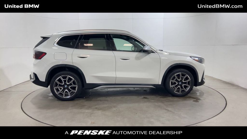 Thumbnail: 2023 BMW X1 - 9