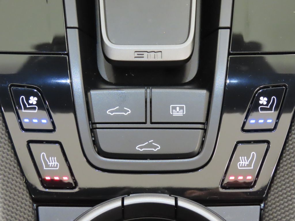 Thumbnail: 2025 Porsche 911 - 29