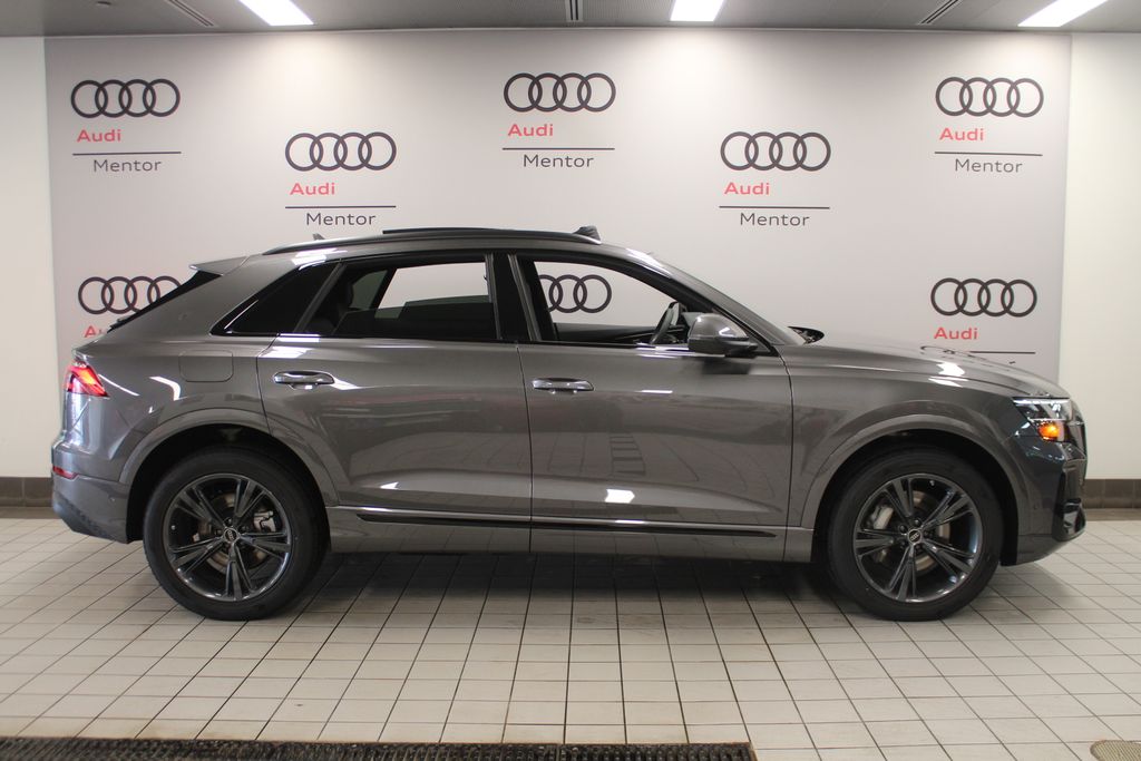 Thumbnail: 2026 Audi Q8 - 7