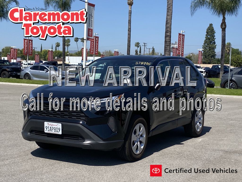 2025 Toyota RAV4 LE FWD