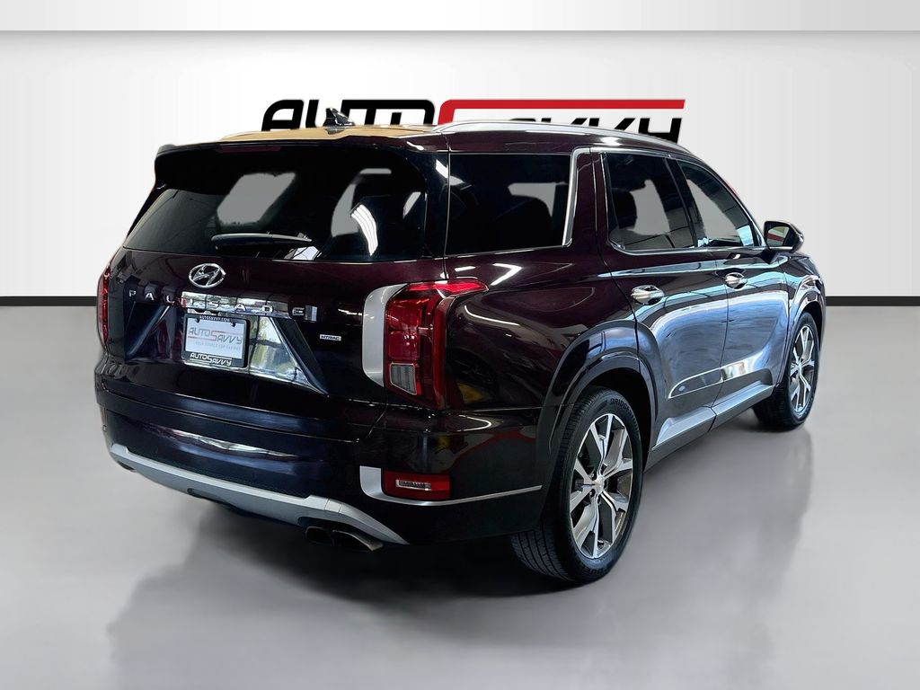 Used 2022 Sierra Burgundy Hyundai Limited image 7