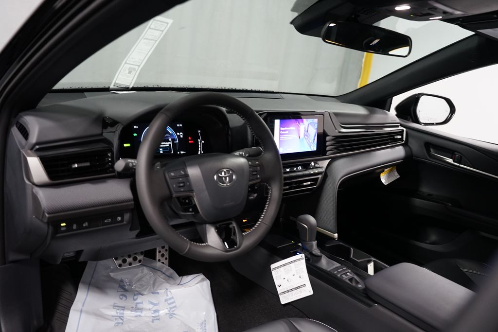Thumbnail: 2025 Toyota Camry - 11