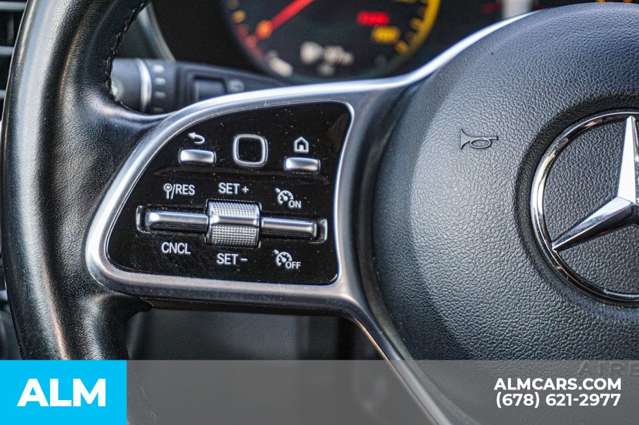Used 2022 Silver Mercedes-Benz GLC 300 image 29