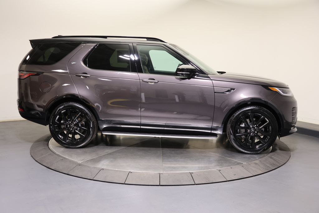 Thumbnail: 2026 Land Rover Discovery - 6