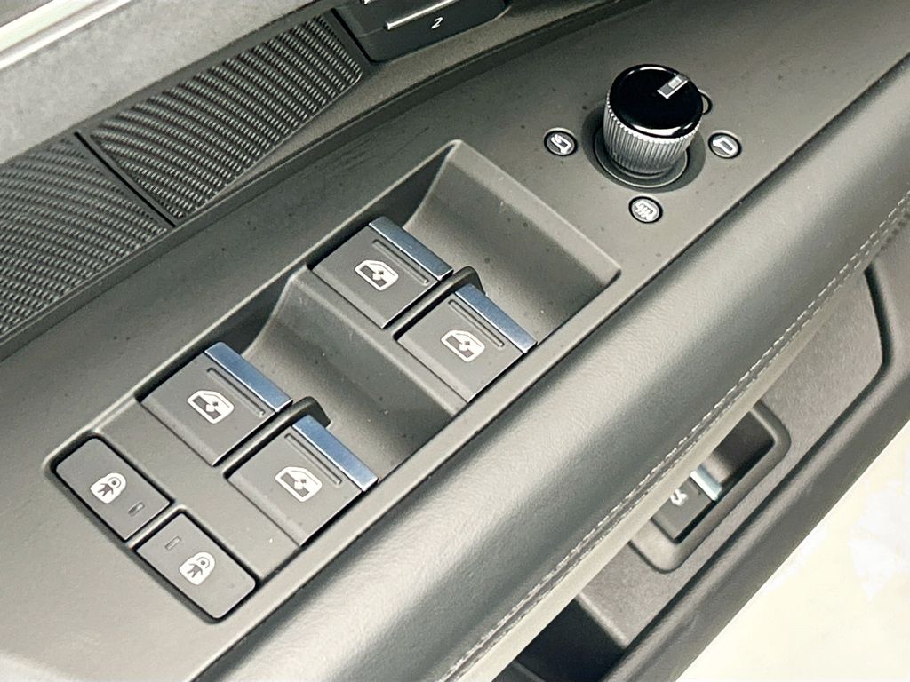 Thumbnail: 2022 Audi RS e-tron GT - 22