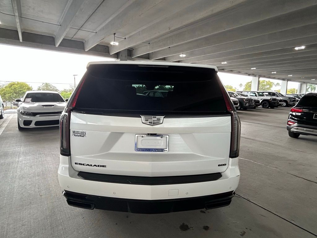 Used 2022 Crystal White Tricoat Cadillac Sport image 4