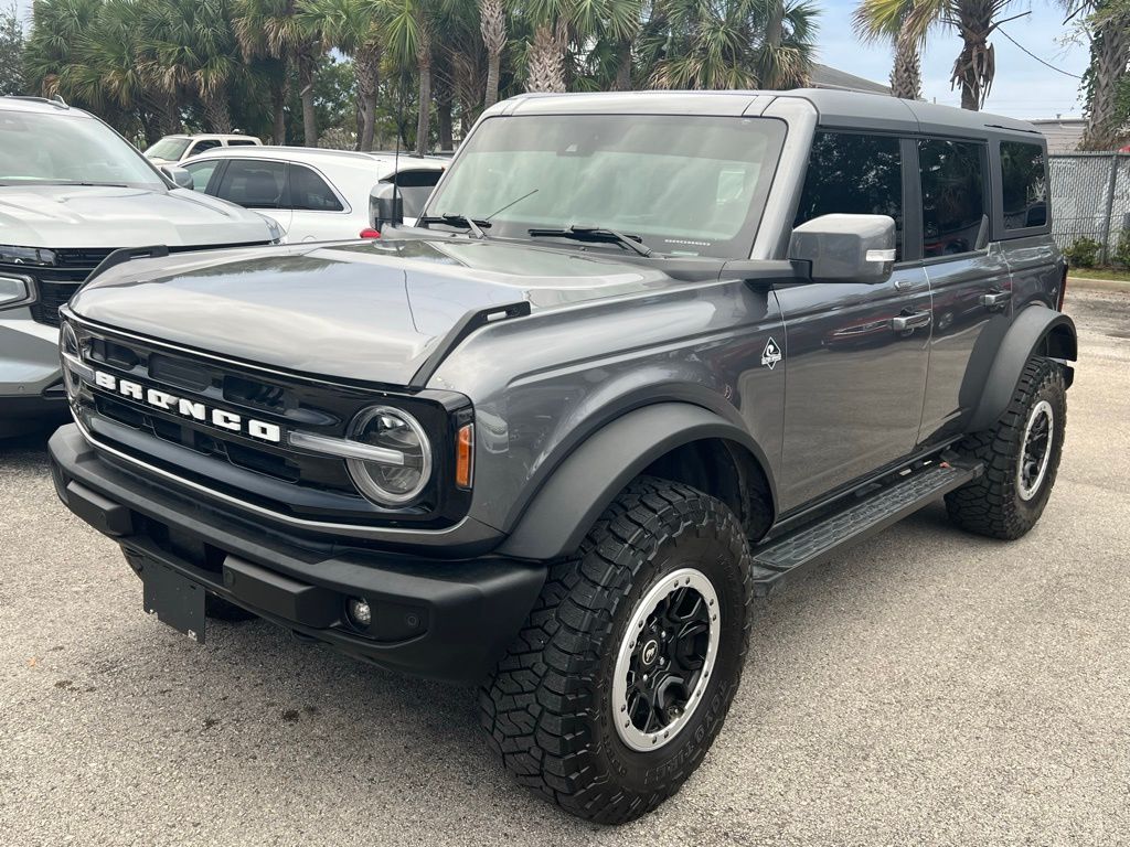 2023 Ford Bronco Outer Banks 2