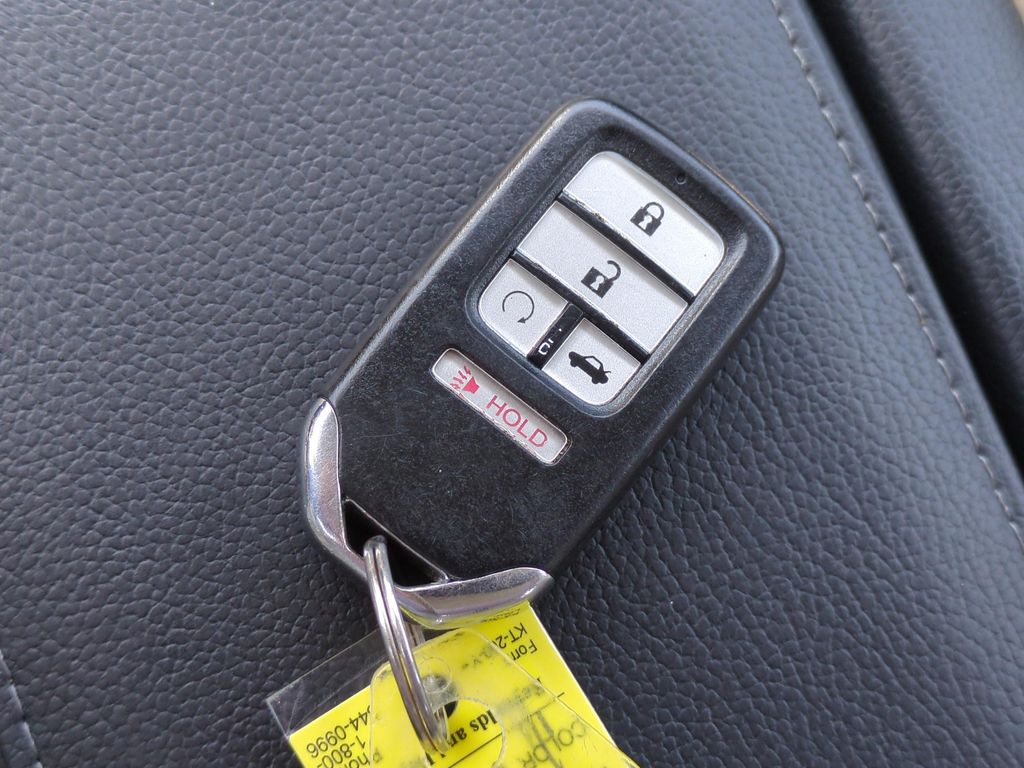 Used 2019 White Honda EX-L image 23