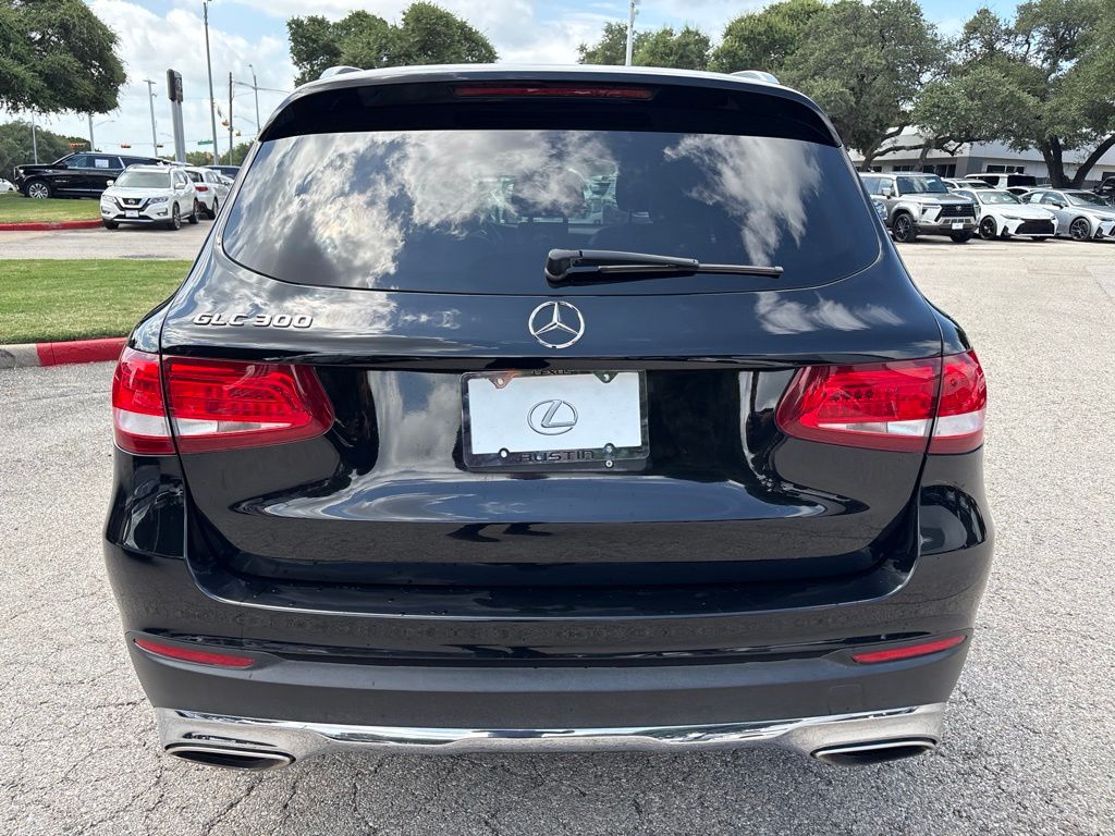 Thumbnail: 2017 Mercedes-Benz GLC - 4