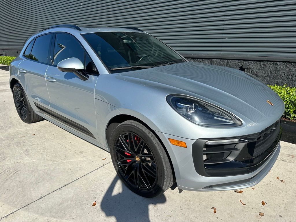 Thumbnail: 2023 Porsche Macan - 11