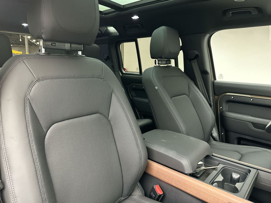 Thumbnail: 2024 Land Rover Defender - 3