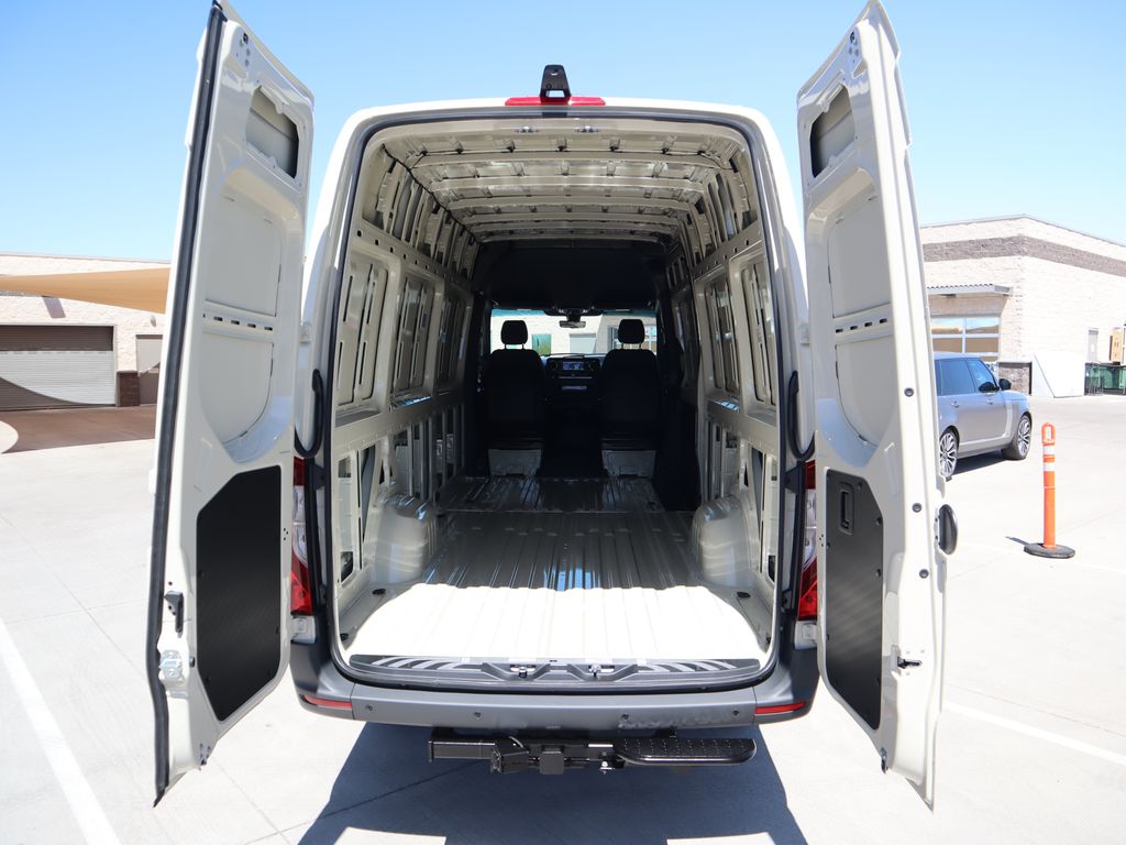 2025 Mercedes-Benz Sprinter 2500 31