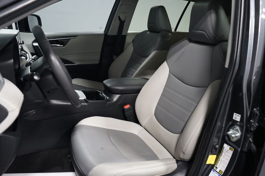 Thumbnail: 2022 Toyota RAV4 - 27