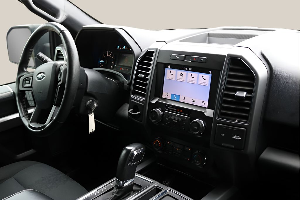 Used 2019 Silver Ford XLT image 18