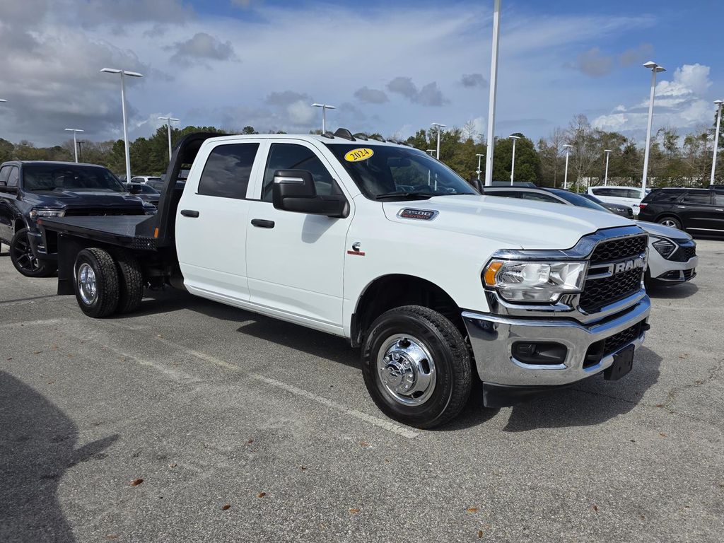 2024 RAM 3500 Chassis Tradesman Crew Cab LB DRW 4WD