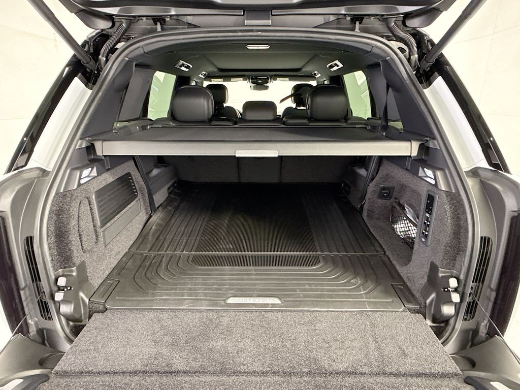 Thumbnail: 2026 Land Rover Range Rover - 27