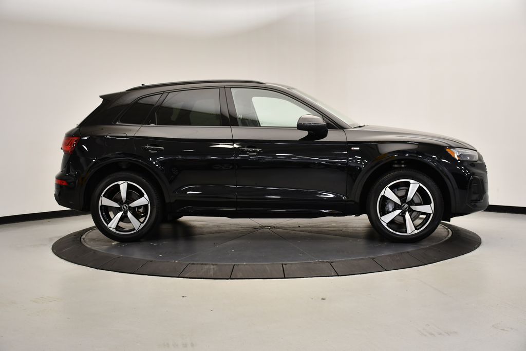 Thumbnail: 2022 Audi Q5 - 6