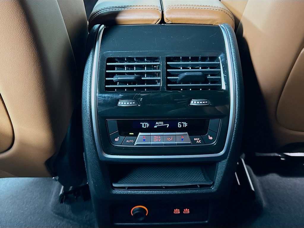 Thumbnail: 2025 BMW X7 - 26