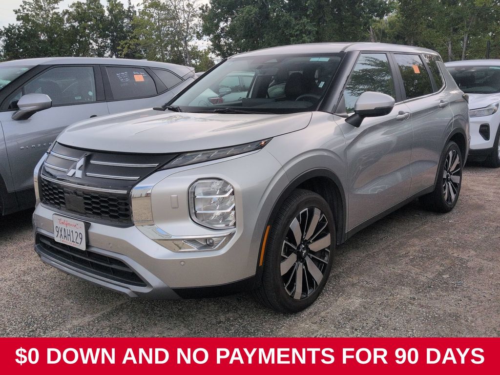 Silver 2025 Mitsubishi Outlander SUV / Crossover Front-Wheel Drive Continuously Variable Transmission