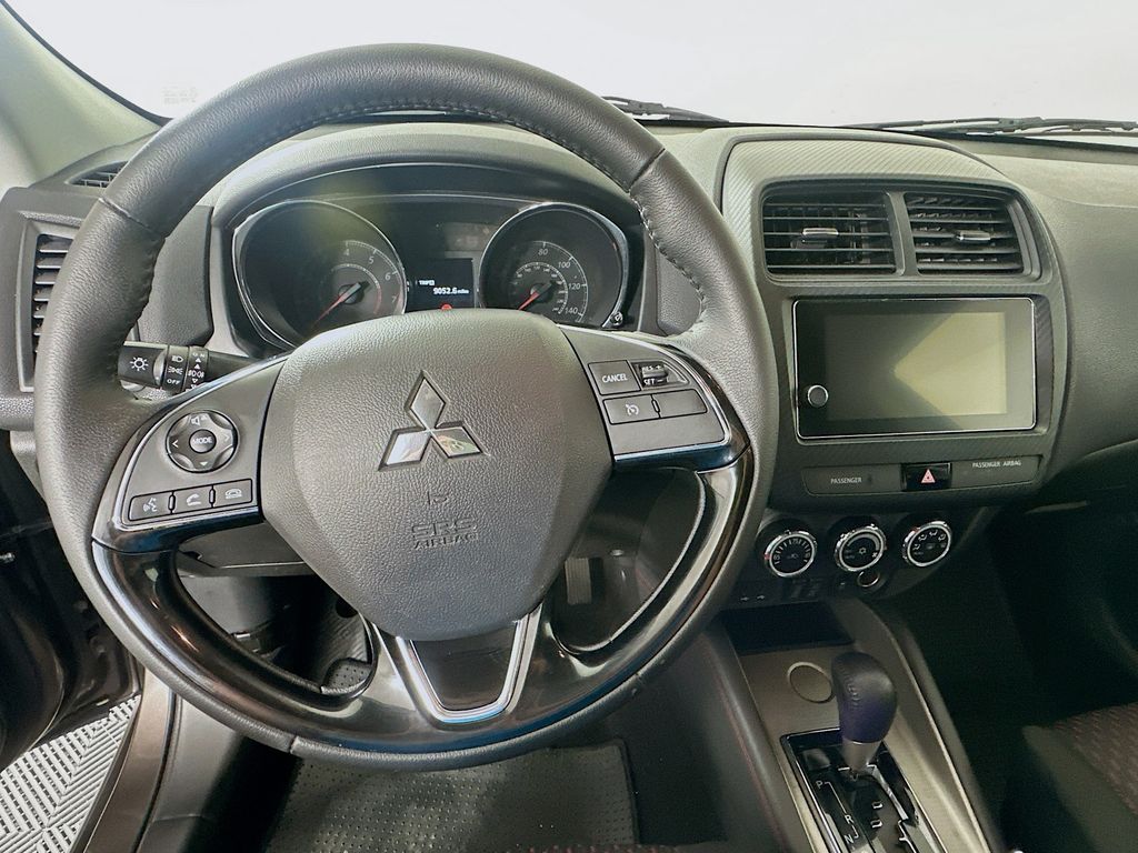 Thumbnail: 2019 Mitsubishi Outlander Sport - 11