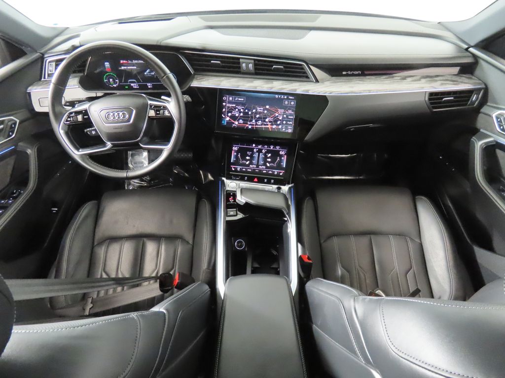Thumbnail: 2019 Audi e-tron - 10