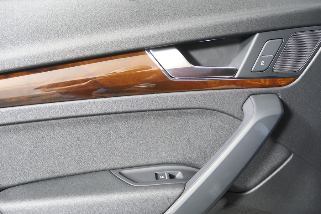 Thumbnail: 2018 Audi Q5 - 14