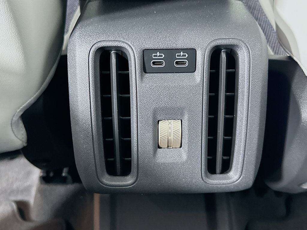 2025 MINI Cooper Countryman Base 18
