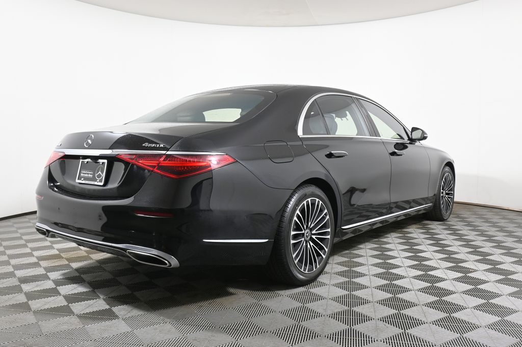 Thumbnail: 2023 Mercedes-Benz S-Class - 7