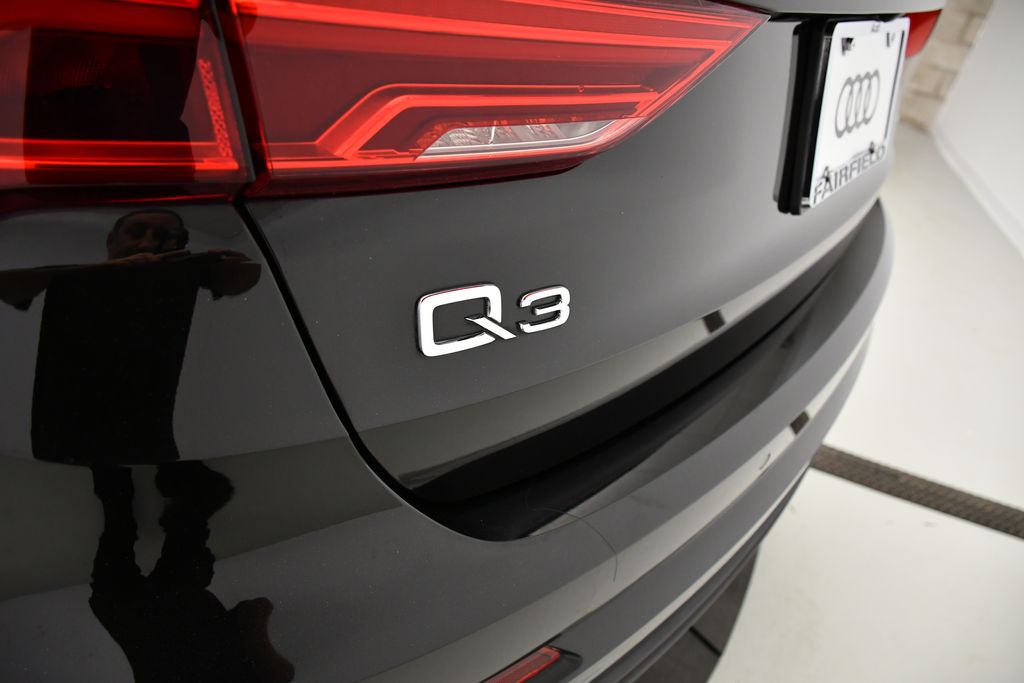 Thumbnail: 2023 Audi Q3 - 12