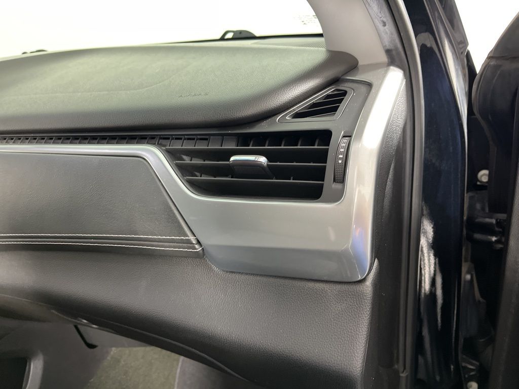 Thumbnail: 2017 Chevrolet Tahoe - 10