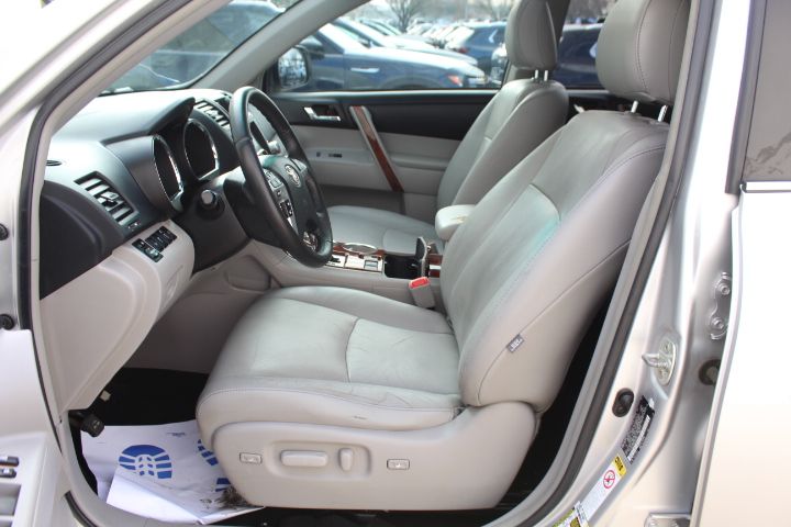 Used Car 2012 Toyota Highlander  Limited For Sale Under $10,000 In Georgetown, Texas