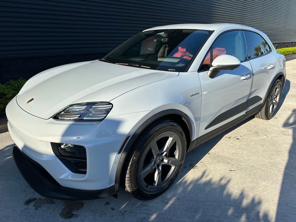 Thumbnail: 2025 Porsche Macan - 7