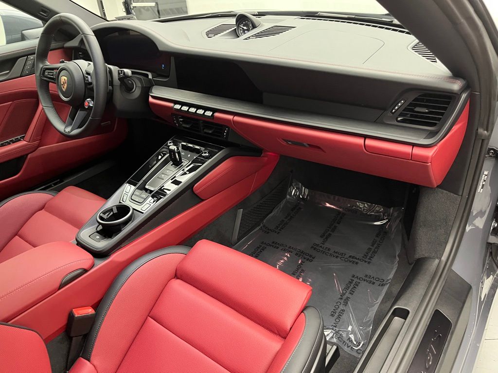 Thumbnail: 2026 Porsche 911 - 32