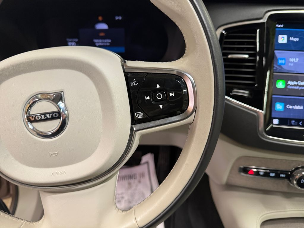 2024 Volvo XC90 B6 Plus Bright Theme photo