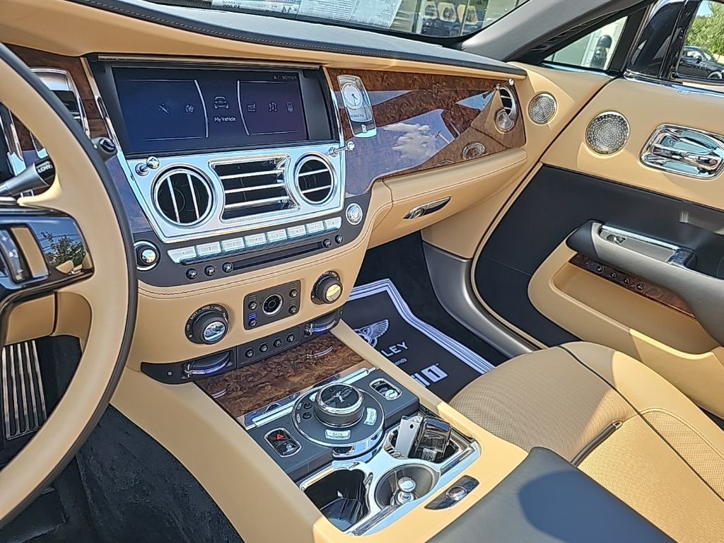 2019 Rolls-Royce Dawn Base 29