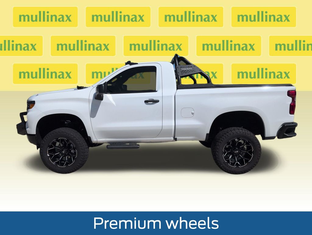 Used 2025 White Chevrolet WT image 9