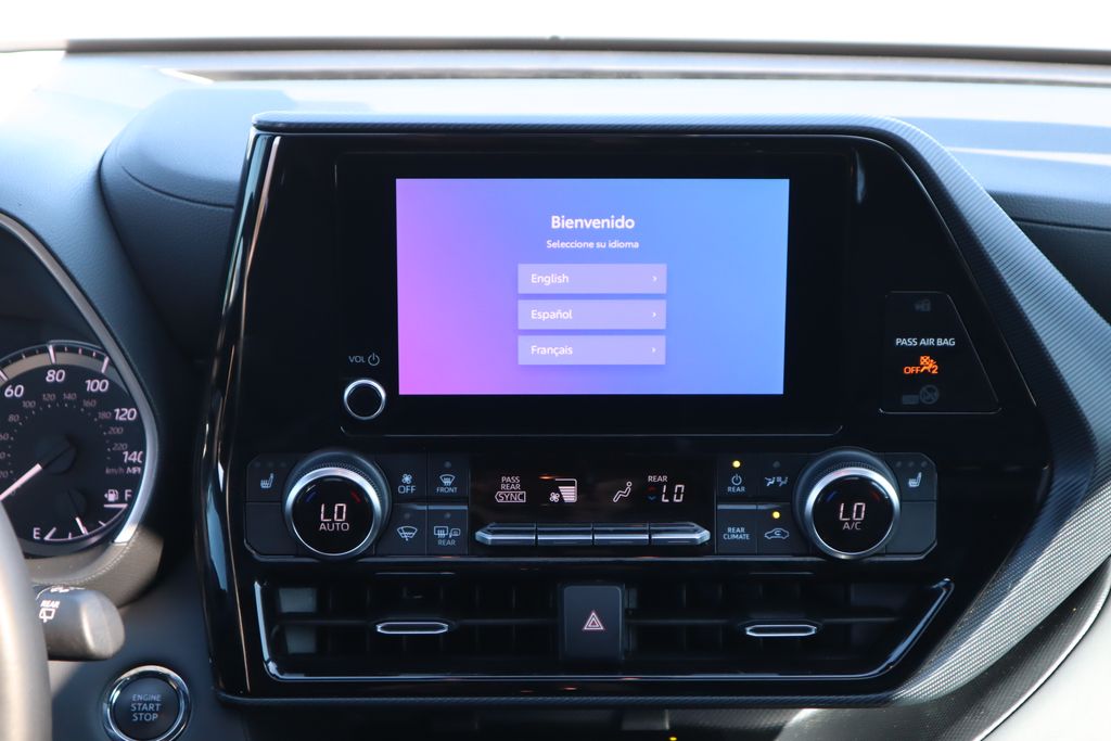 Thumbnail: 2023 Toyota Highlander - 14