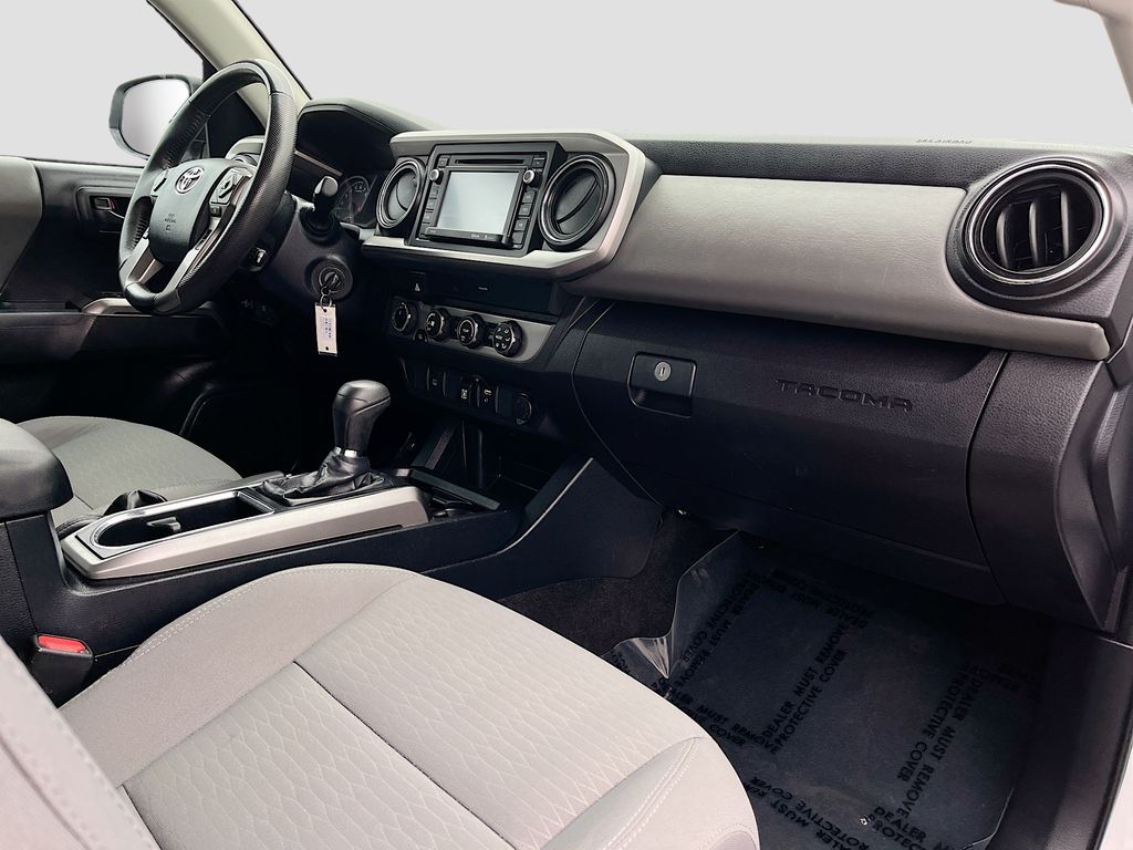 Used 2019 White Toyota SR5 image 25
