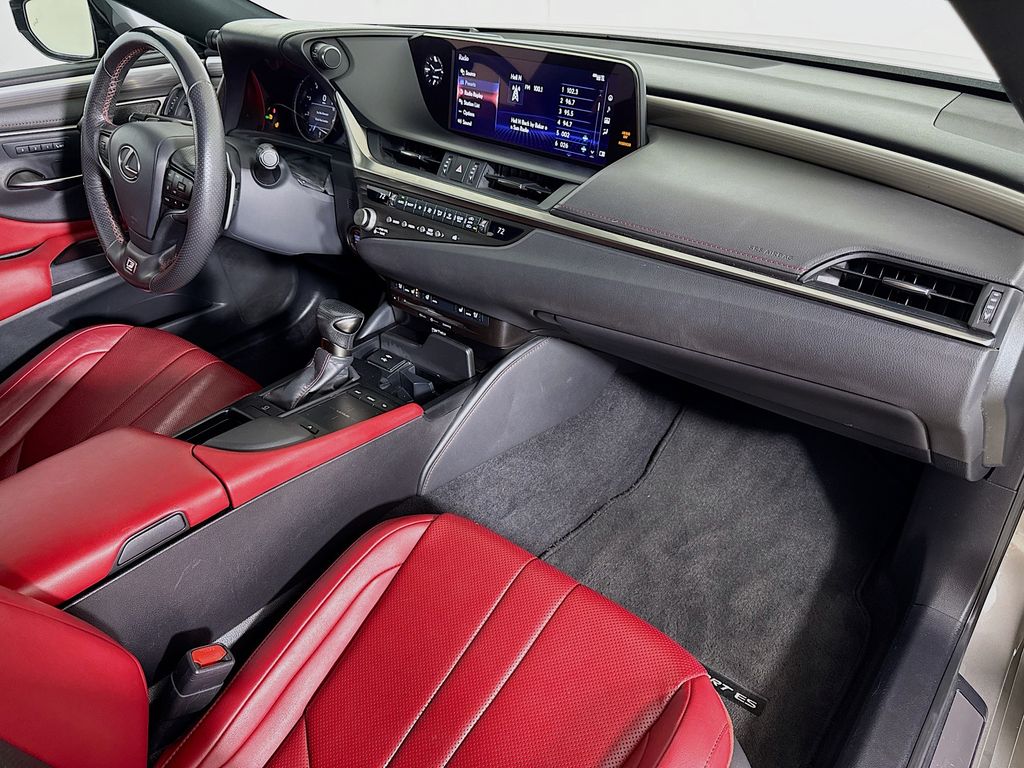 Thumbnail: 2021 Lexus ES - 31