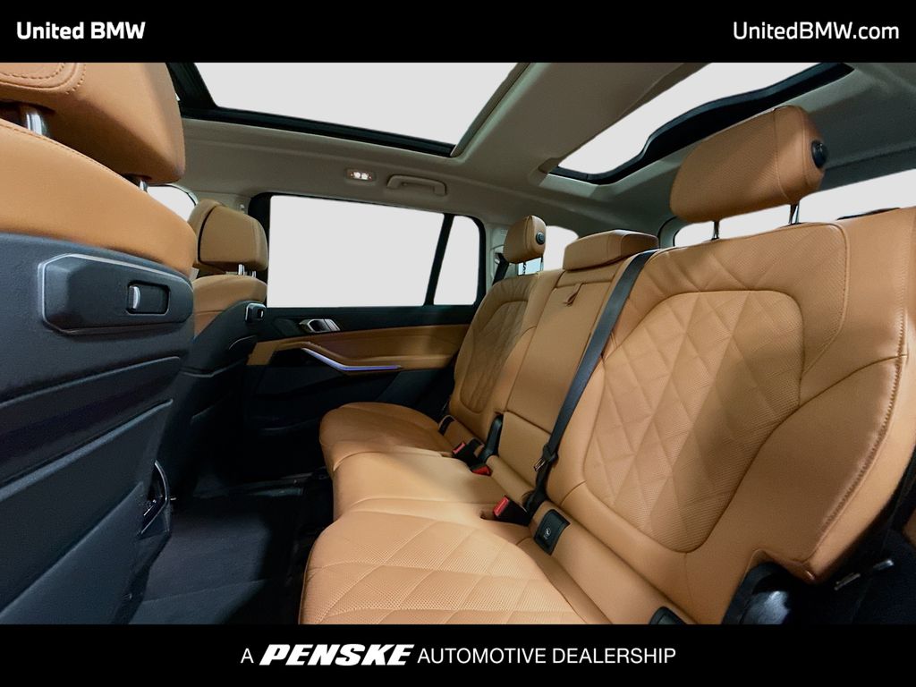 Thumbnail: 2025 BMW X7 - 13