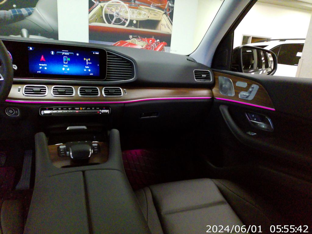 Thumbnail: 2026 Mercedes-Benz GLE - 15