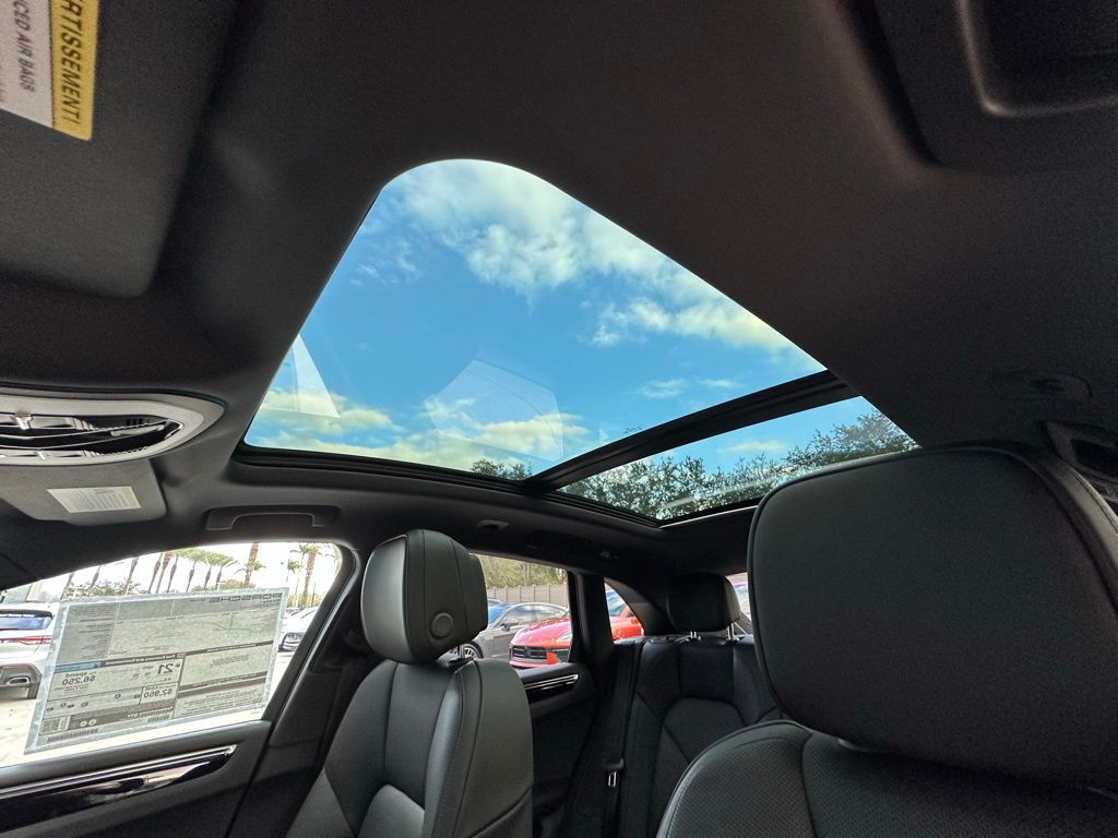 Thumbnail: 2026 Porsche Macan - 22