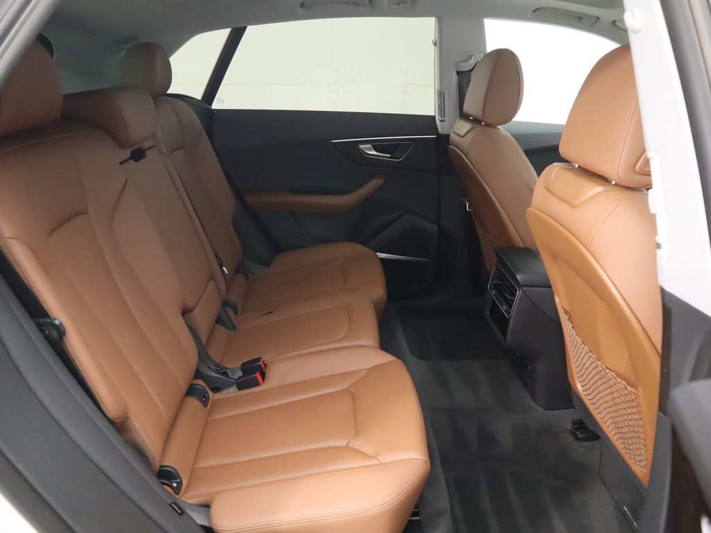 Thumbnail: 2022 Audi Q8 - 23